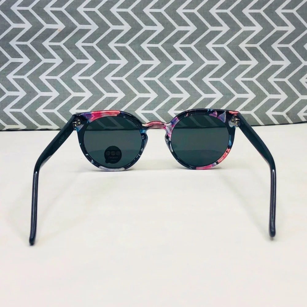 KOMONO The Lulu Floral Sunglasses NEW wing tip cateye black pink - Picture 8 of 12